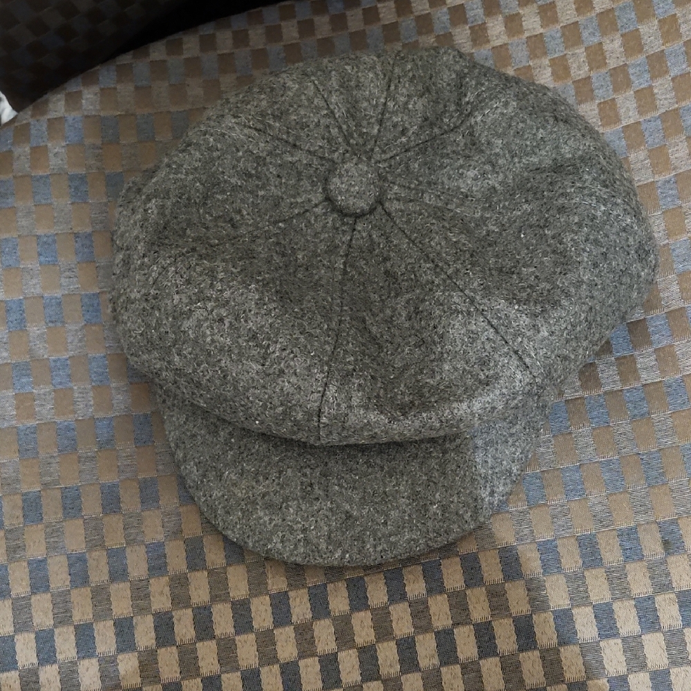 Wool Newsboy Cap in Heather Gray